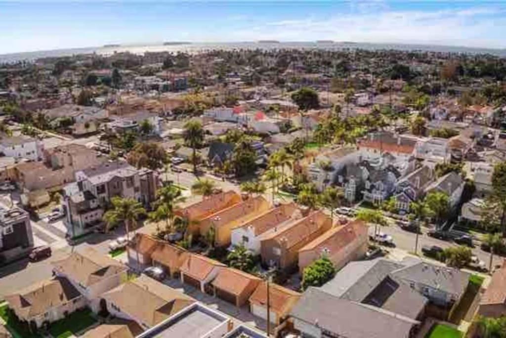 The White Beach House Of Huntington هونتينغتون بيتش، أورانج، كاليفورنيا المظهر الخارجي الصورة