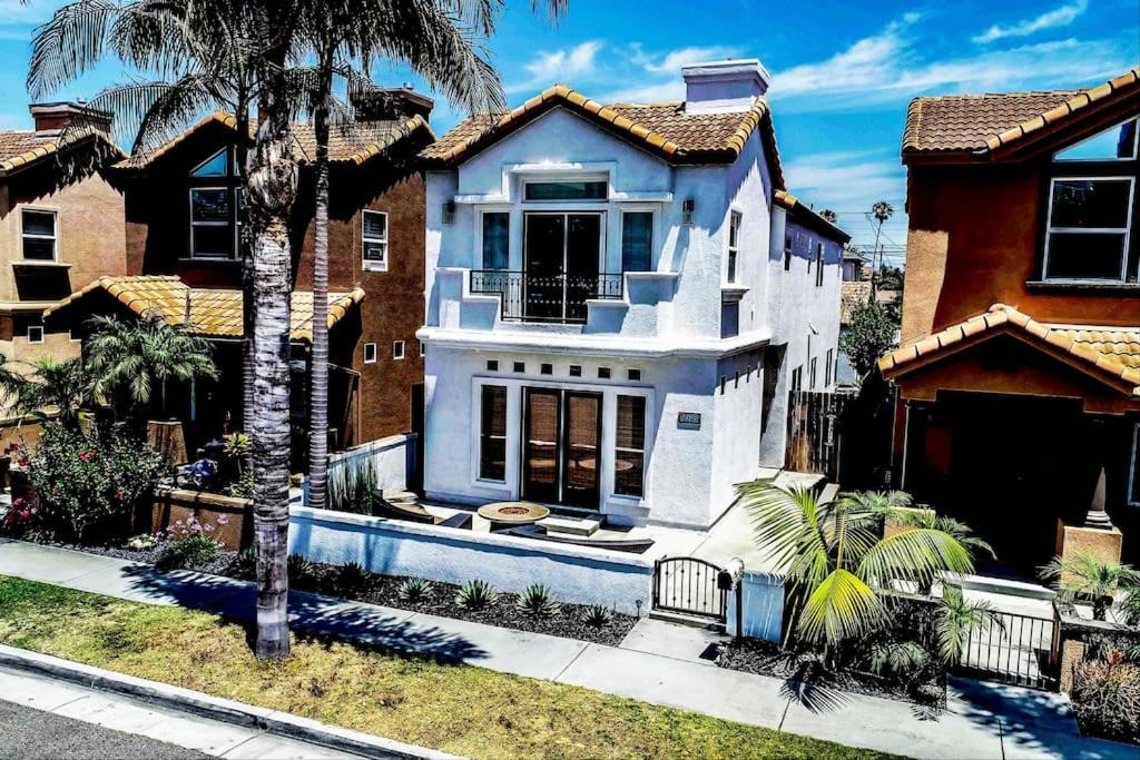 The White Beach House Of Huntington هونتينغتون بيتش، أورانج، كاليفورنيا المظهر الخارجي الصورة
