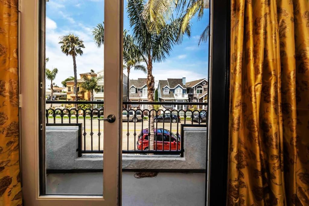 The White Beach House Of Huntington هونتينغتون بيتش، أورانج، كاليفورنيا المظهر الخارجي الصورة