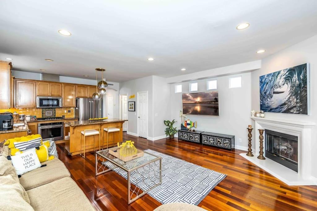 The White Beach House Of Huntington هونتينغتون بيتش، أورانج، كاليفورنيا المظهر الخارجي الصورة