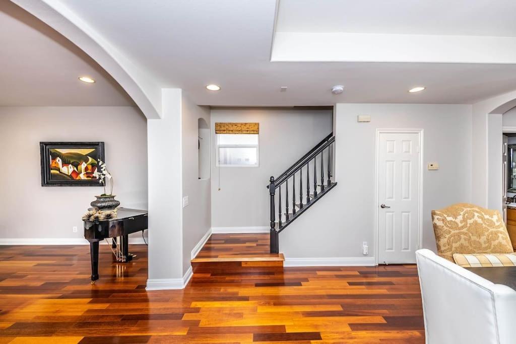 The White Beach House Of Huntington هونتينغتون بيتش، أورانج، كاليفورنيا المظهر الخارجي الصورة